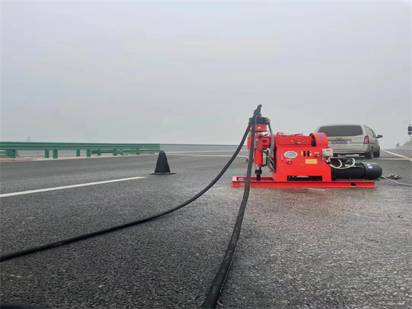 桦川马路路基路面开裂下沉注浆加固灌浆